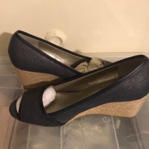 Easy spirit 7 1/2 w peep toe wedge!